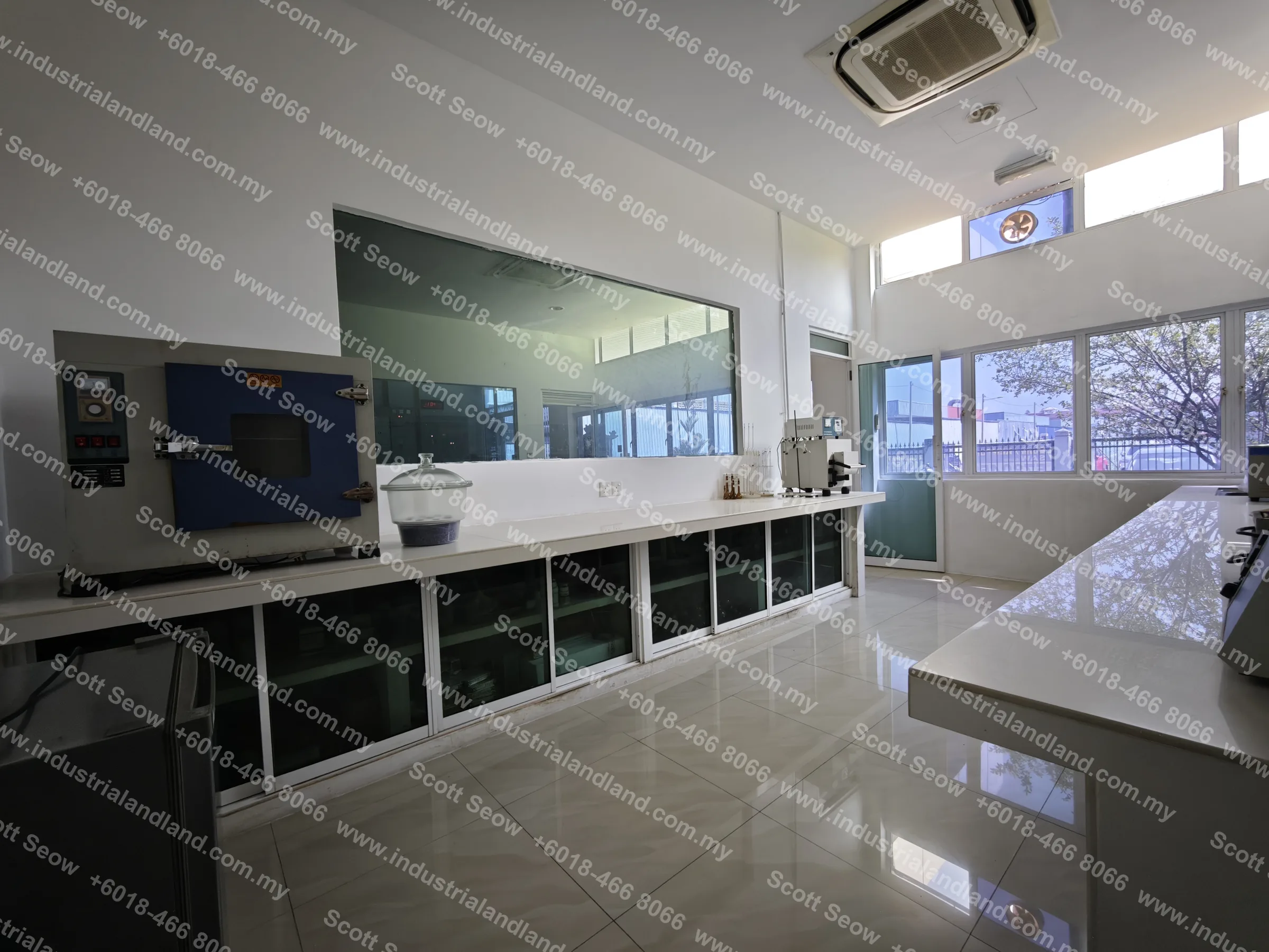 武吉丁雅 Lorong Perusahaan Maju 半独立式工厂出租