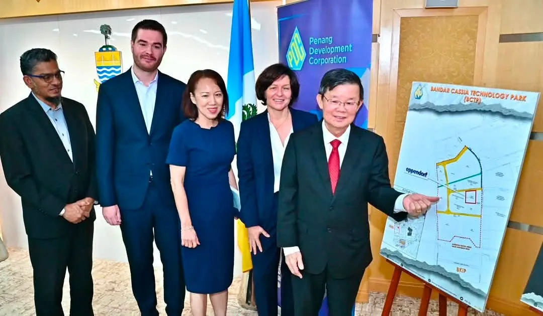 Signing of the lease agreement between PDC and Eppendorf at Komtar