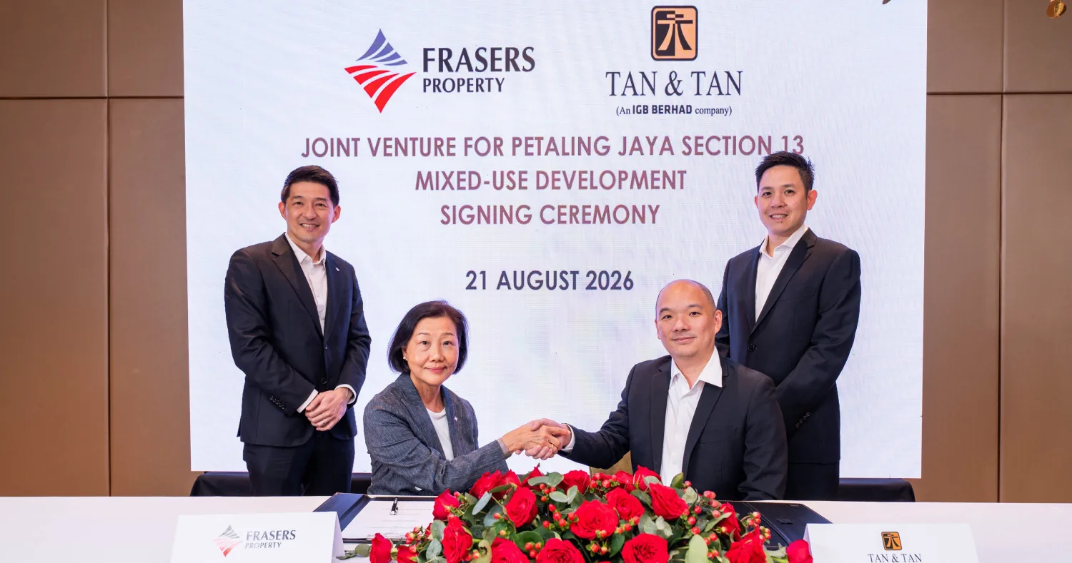 (From left) Kevin Siew, managing director of development management at Frasers Property Singapore; Soon Su Lin, CEO of Frasers Property Singapore; Tan Yee Seng, CEO of Tan & Tan Developments Berhad; and Yeow Jie Xiang, deputy CEO of Tan & Tan Developments Berhad. (Photo: Frasers Property)